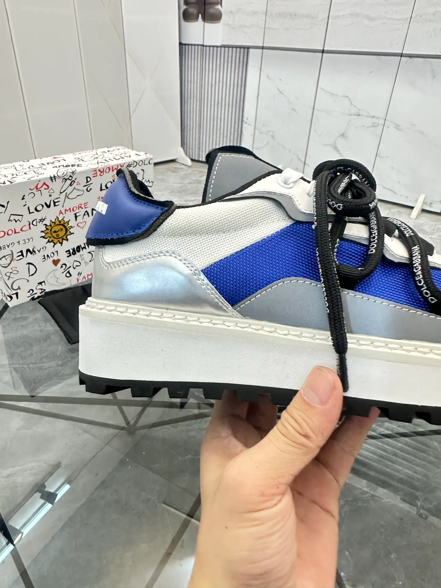 Men's shoes: 💰P660¥ Top high-end quality Product trademark: DG "Dolce & Gabbana*" low-top casual shoes Regular size: 39-45 (can be customized to 46.) Product material: Upper imported first-layer cowhide spliced ​​with breathable fly weave, breathable lining, original outsole. No.: 6225